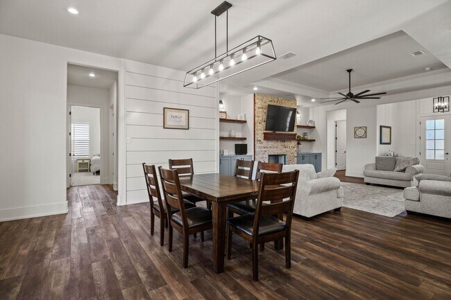 Building Photo - Luxury Home in Kelsey Park