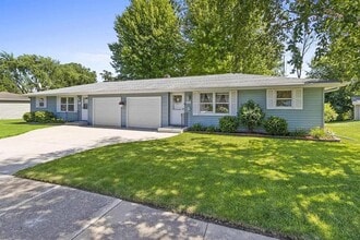Building Photo - 1581 Biemeret St