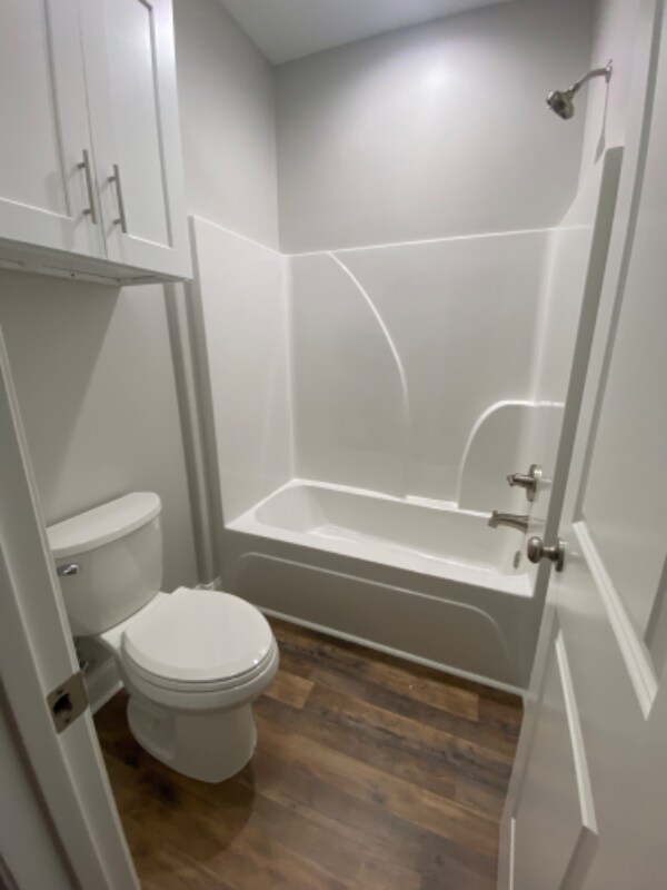 Building Photo - 102 Glade Blvd