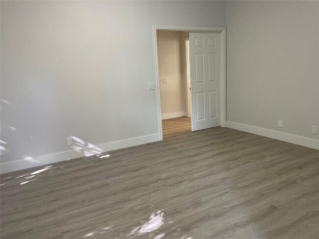 Building Photo - 4293 Laurel Ridge Cir