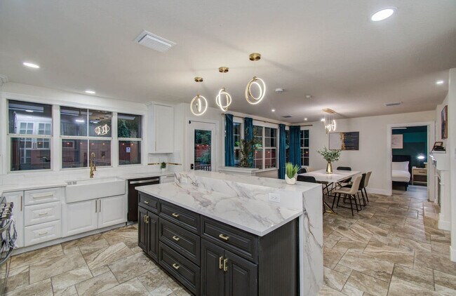 Building Photo - 35 Alden Glen Dr