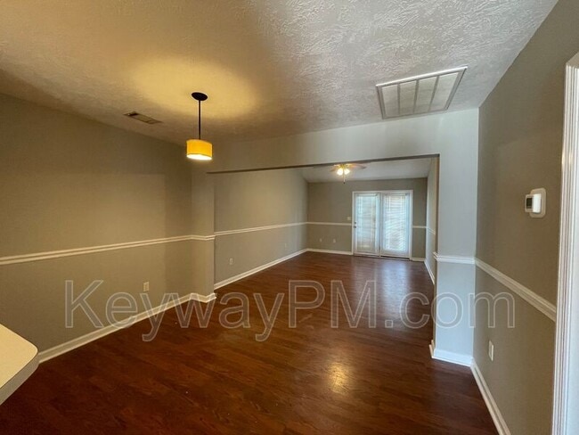 Building Photo - 1414 Anna Way