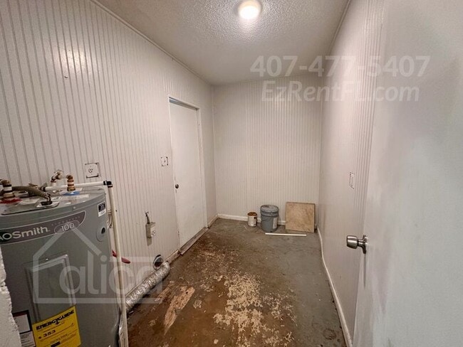 Building Photo - 411 Gilman Cir