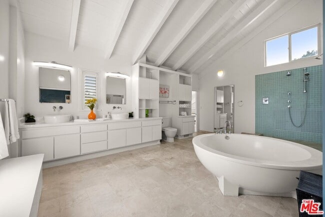 Building Photo - 3210 Coldwater Canyon Ln