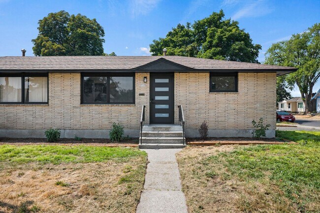 Building Photo - 3717 N Perry St