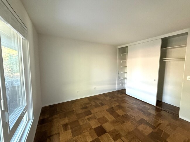 Building Photo - SPACIOUS 3 BEDROOM CONDO IN THE MEADOWS HOA – TERRA LINDA