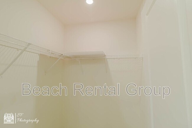 Building Photo - 115 Crescent Wy