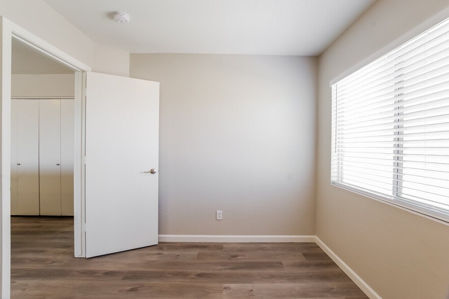 Building Photo - 12221 W Larkspur Rd