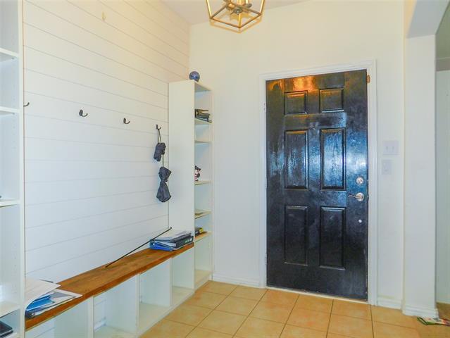 Building Photo - 2020 Jasmine Valley Drive