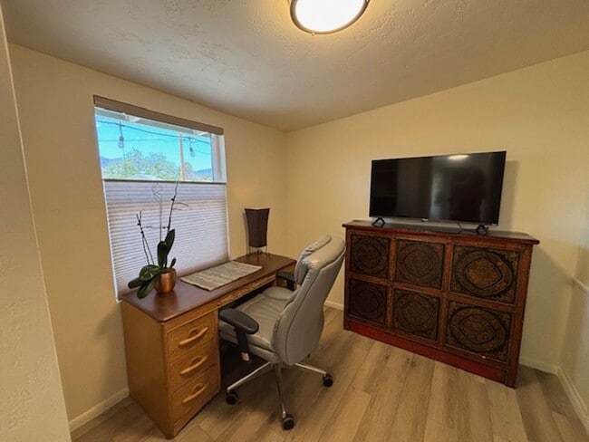 Building Photo - 1/2 Off First Month Rent Till December 31s...