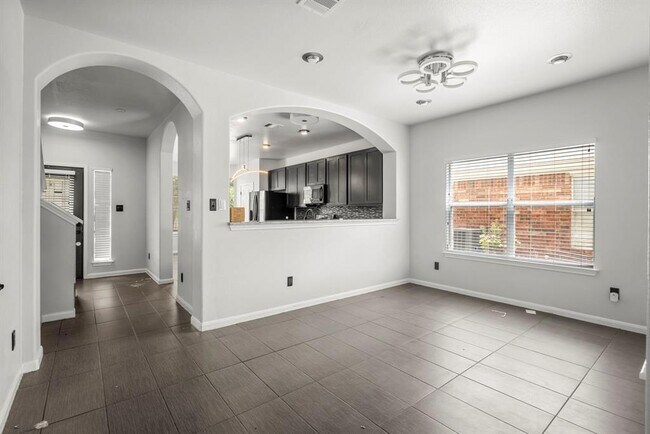 Building Photo - 4405 Bandice Ln