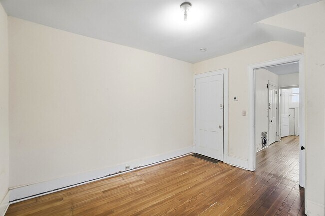 Building Photo - 3523 Clifton Ave