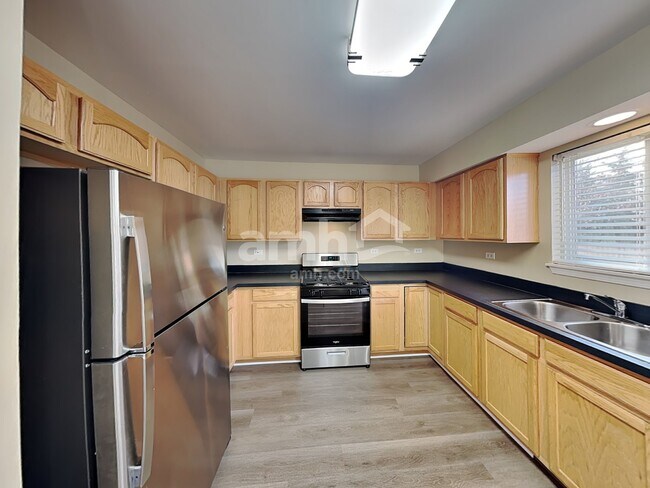 Building Photo - 2925 Shetland Ln