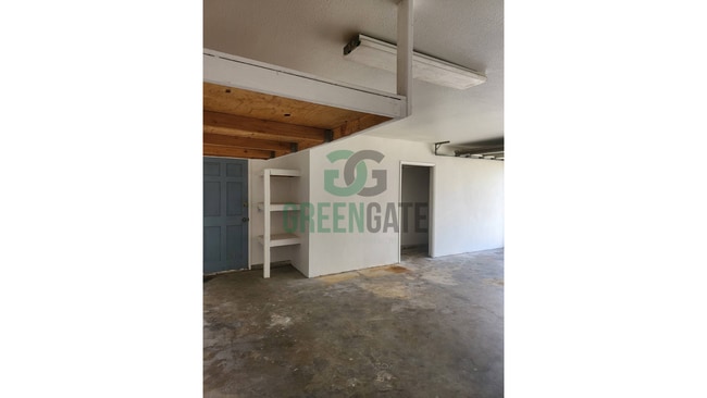 Building Photo - NOW AVAILABLE! Make this spacious 4 bedroo...