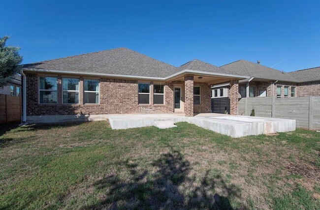 Building Photo - 221 Belford St