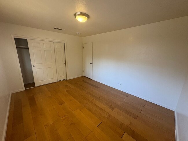 Building Photo - NW Reedley Home Near Shopping Center Rent ...