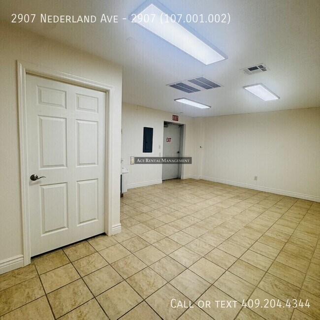 Building Photo - 2907 Nederland Ave