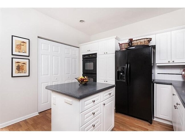 Building Photo - 3047 Lenox Rd NE