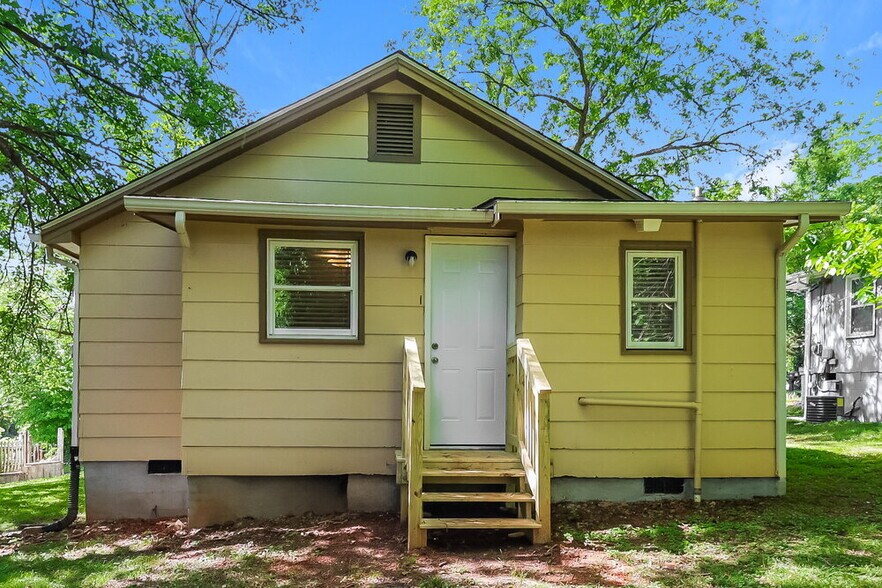 Building Photo - 508 W Allison Ave