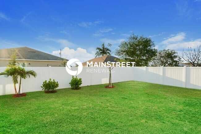 Building Photo - 4 Bedroom Pet-Friendly Home in Cape Coral, FL with Main Street Renewal