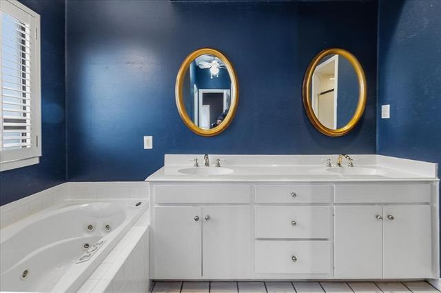 Building Photo - 22 1 Main Pl