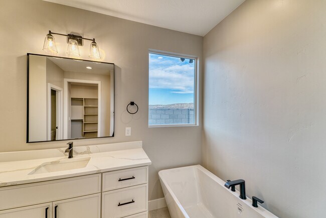 Building Photo - 362 Firerock Way