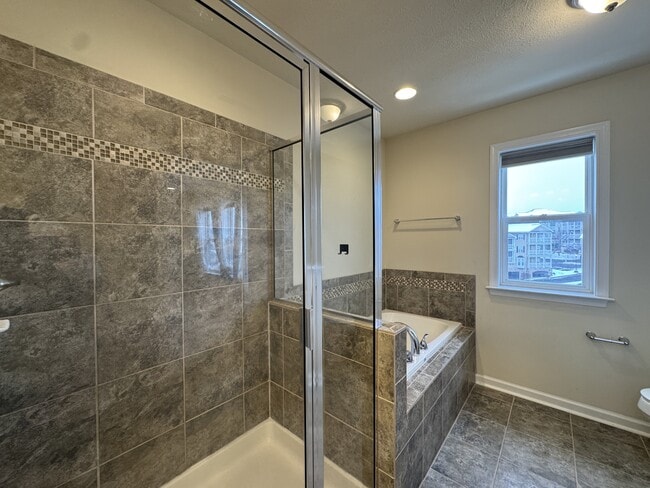 Building Photo - 3339 Sun Ct