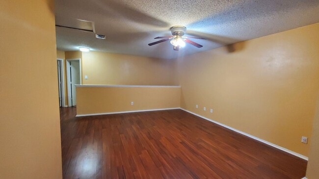 Building Photo - Spacious Four Bedroom