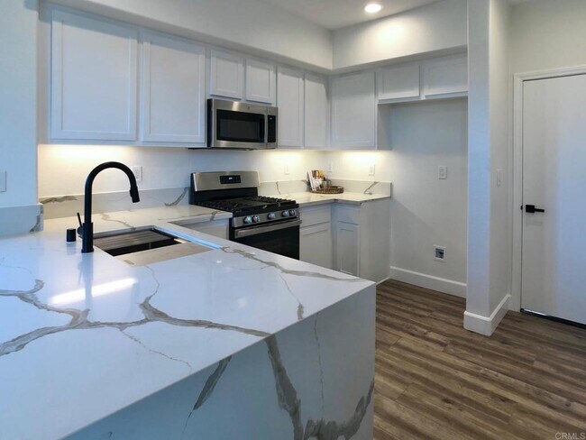 Building Photo - 4300 Newton Ave