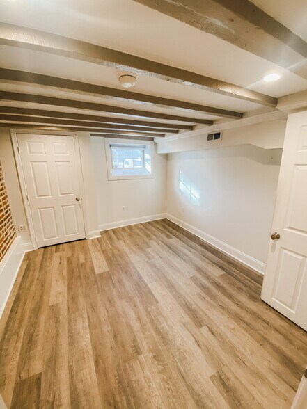 Building Photo - 1413 Anchor St