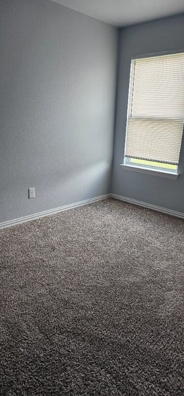 Building Photo - 411 E Day St