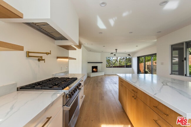 Building Photo - 3424 Primera Ave