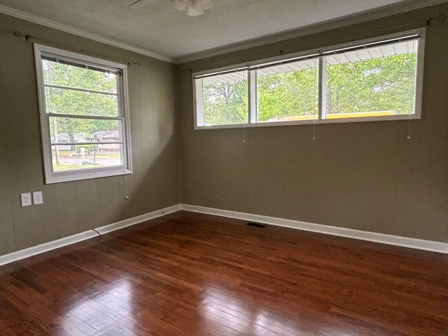 Building Photo - 408 Palm Dr