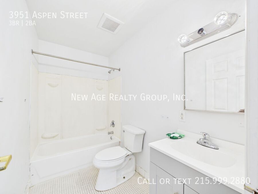 Building Photo - 3951 Aspen St