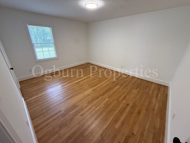 Building Photo - 117 Caroline Ct