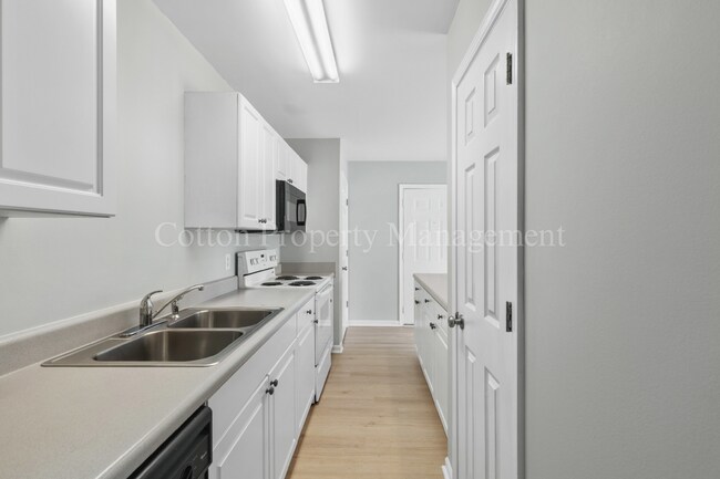 Building Photo - 406 N Dickerson St