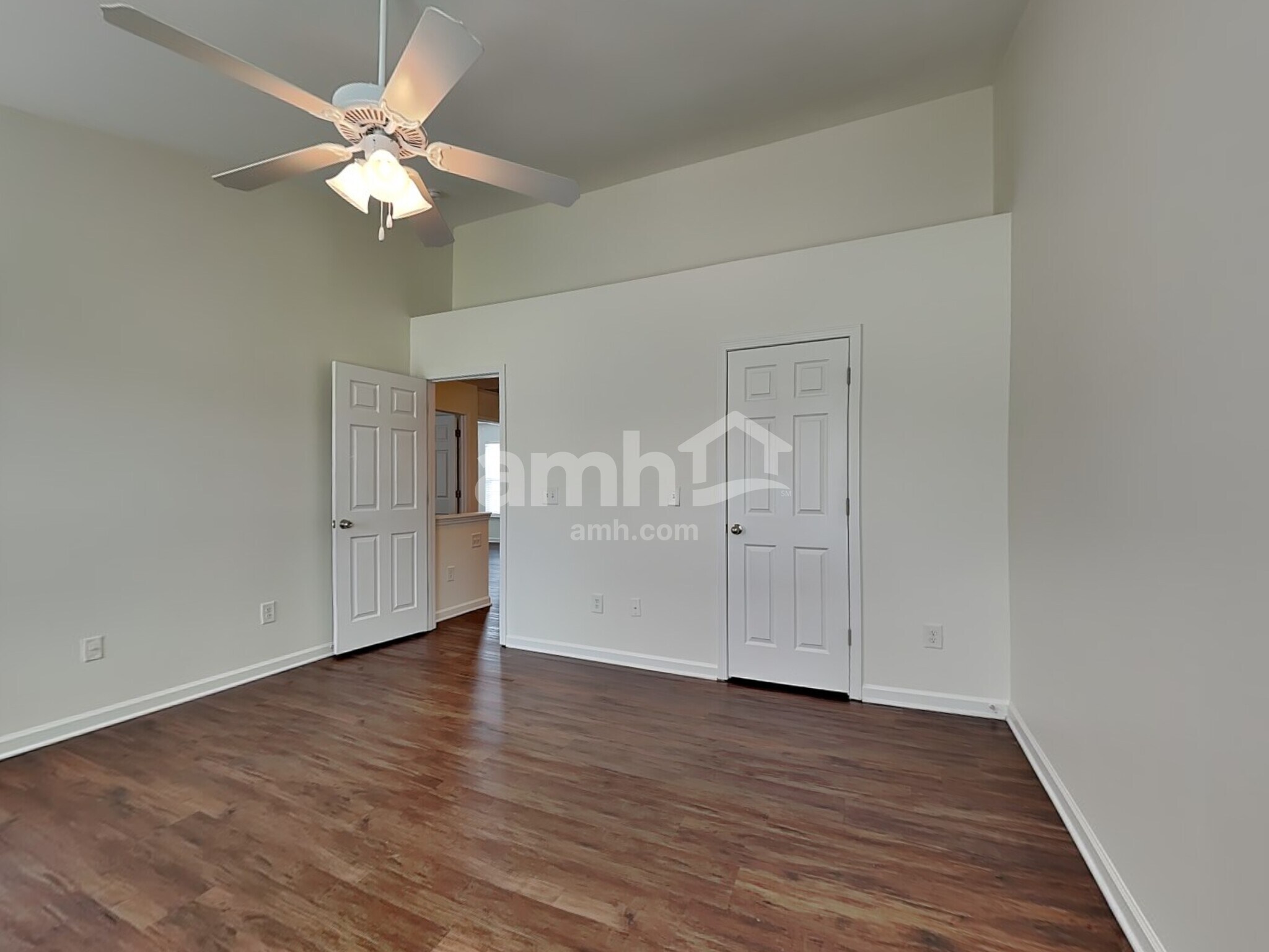 Building Photo - 2718 Quail Oaks Dr