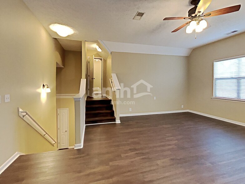 Building Photo - 1642 Zurich Dr