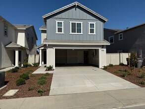 Building Photo - Beautiful 3/2.5 NEW BUILT Roseville Home