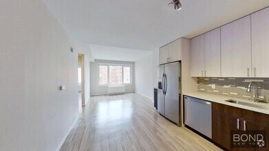 Building Photo - 1 bedroom in JAMAICA HILLS NY 11432