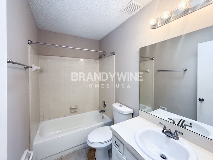 Building Photo - 8236 Weybridge Dr