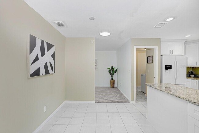 Building Photo - 2306 Lancaster Dr