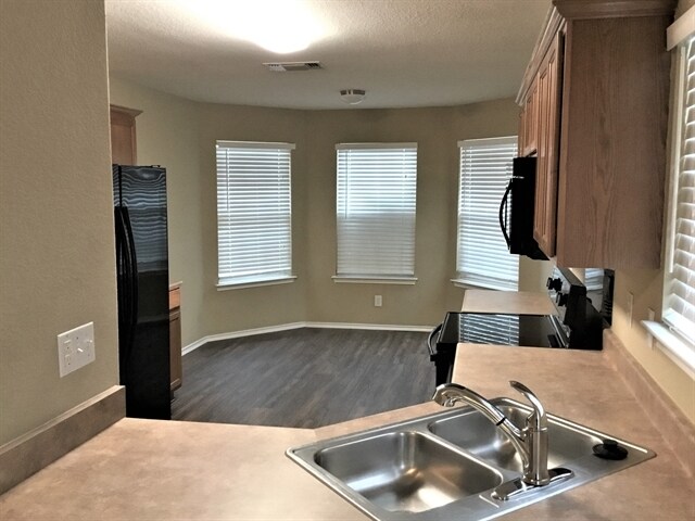 Building Photo - 8715 Snow Goose