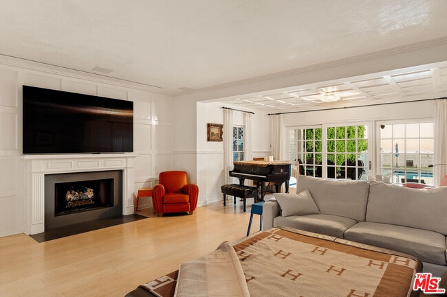 Building Photo - 501 Palisades Beach Rd