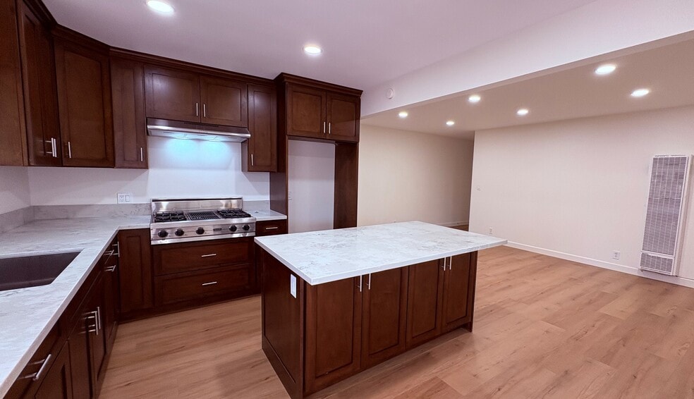 kitchen - 1610 W Cameron St