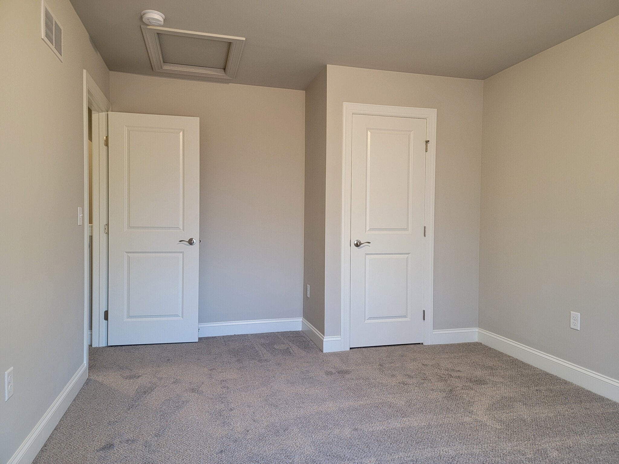 Building Photo - 227 Sage Blvd