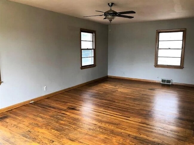 Building Photo - 336 Beverly Dr