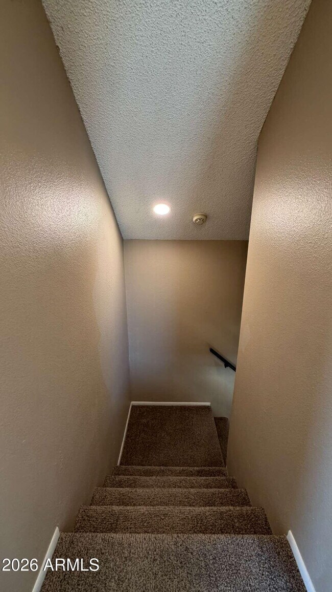 Building Photo - 2423 E Maryland Dr