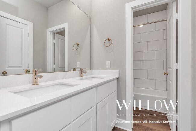 Building Photo - The Maple - Exceptional Lifestyle