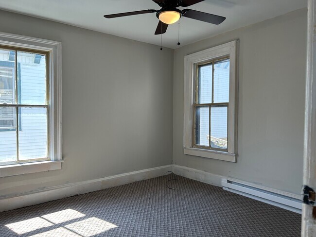 Building Photo - 114 S Melcher St